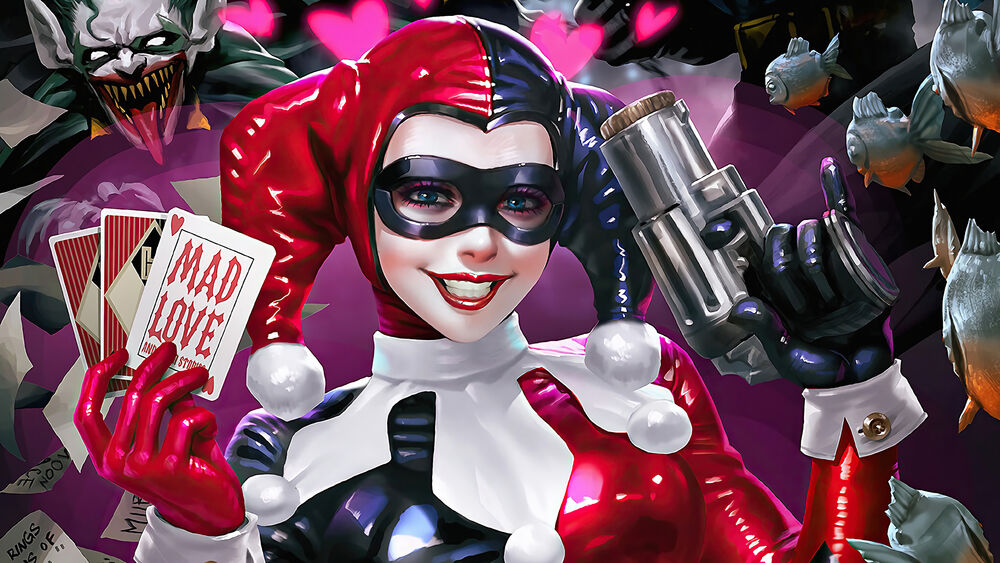 Обои для рабочего стола Harley Quinn / Харли Квин в классическом костюме с оружием и картами на фоне пираньи, сердечек, карт