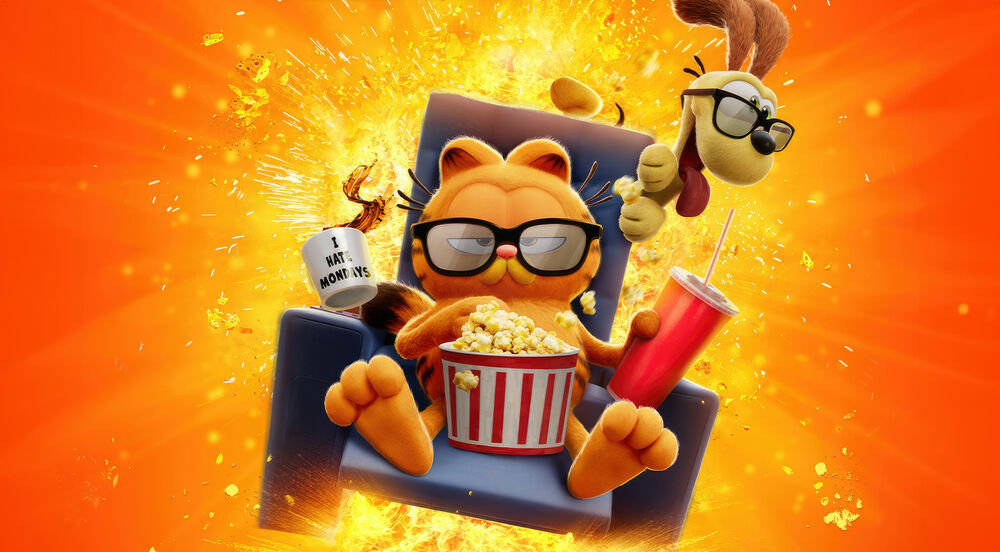 Обои для рабочего стола Гарфилд / Garfield на кресле с попкорном, соком, кофе и Оди / Odie на оранжевом фоне