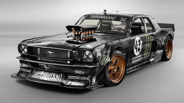 Обои на рабочий стол Ford Mustang RTR 1965 Hoonigan черный гоночный автомобиль на белом фоне