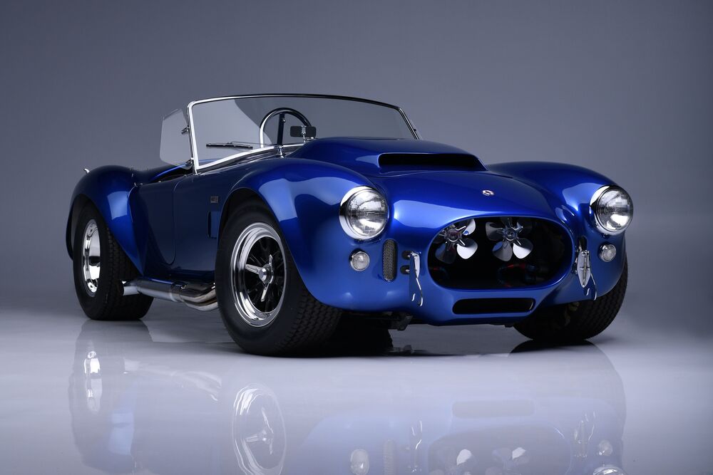 Обои для рабочего стола 1964 AC Shelby Cobra 427 синего цвета на сером фоне