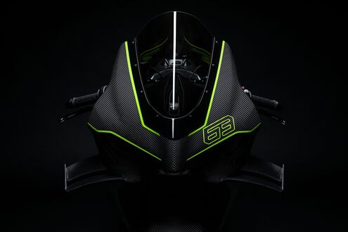 Обои на рабочий стол Фрагмент мотоцикла Ducati / Дукати с углеродным волокном и неоновыми полосками на черном фоне