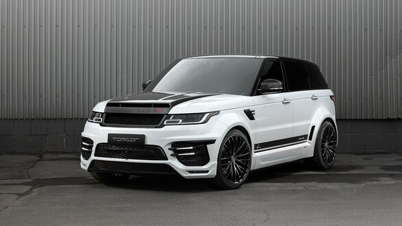 Обои на рабочий стол Белый Range Rover Sport стоит на асфальте