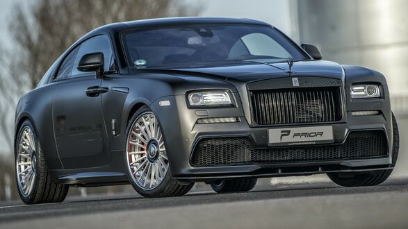 Обои на рабочий стол Серый Rolls-Royce Wraith от тюнинг ателье Prior-Design на дороге