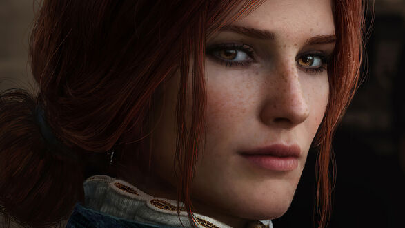Обои на рабочий стол Портрет Трисс Меригольд / Triss Merigold с рыжими волосами, собранными в хвост, на фоне темного помещения из игры Ведьмак / The Witcher