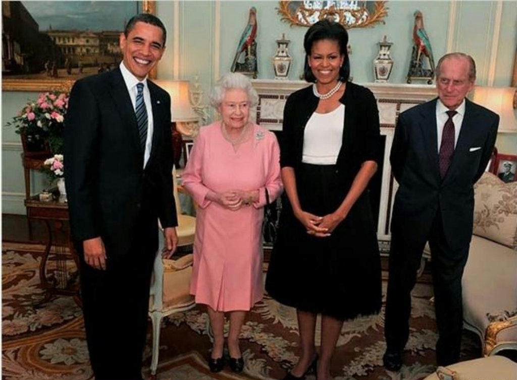 Фото Барак Обама с супругой на приёме у английской королевы