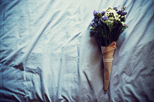 Цветы На Кровати Фото