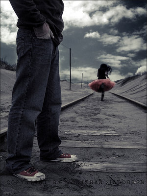 Фото Парень смотрит на бегущую прочь девушку