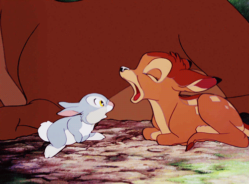 Фото Бэмби зевает, а зайченок заглядывает ему в рот из мульфильма Бэмби / Bambi, ein Leben im Walde