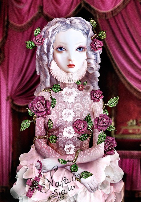 Фото Девушка в платье украшенном розами (Natalie Shau)