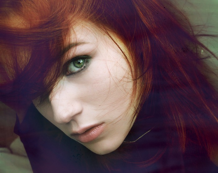 Фото Девушка с глазами зелёного цвета.