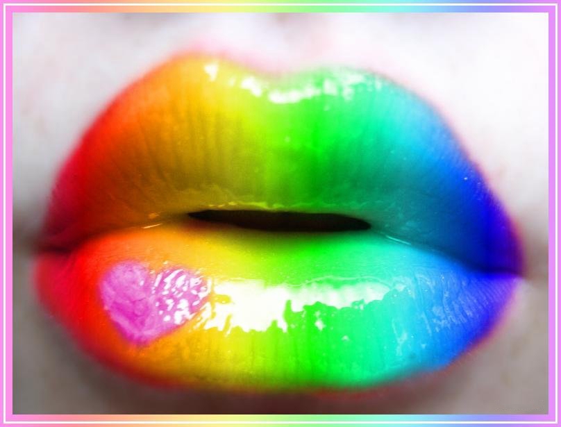 Поцелую видео радужный поцелуй. Радужные губы. Радужный поцелуй. Разноцветный поцелуй. Радужные губы поцелуй.