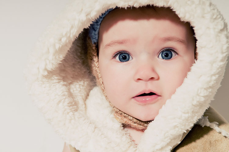 Фото красивого малыша с голубыми глазами