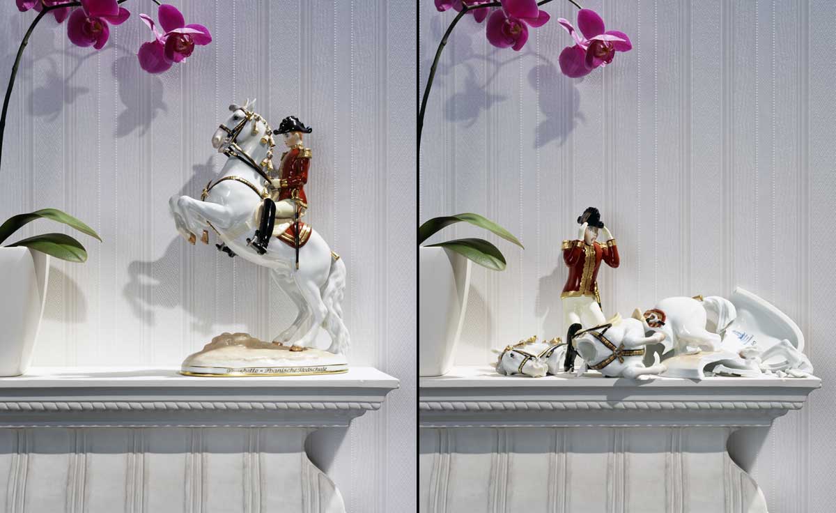 Фото У фарфорового солдатика разбивается лошадь -  креативные работы Vienna Paint