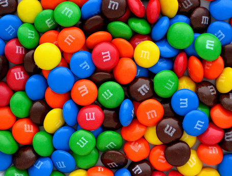 Фото Цветные конфеты-драже M&Ms