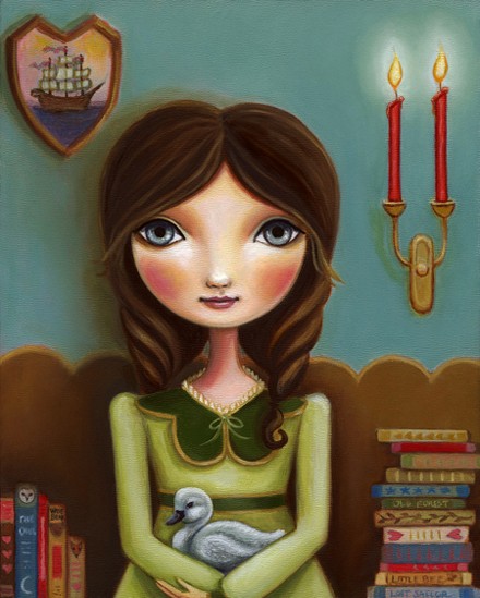 Фото Девушка с серым утенком на руках сидит около стопок книг, позади горят свечи и картина с корабликом, художница Marisol Spoon