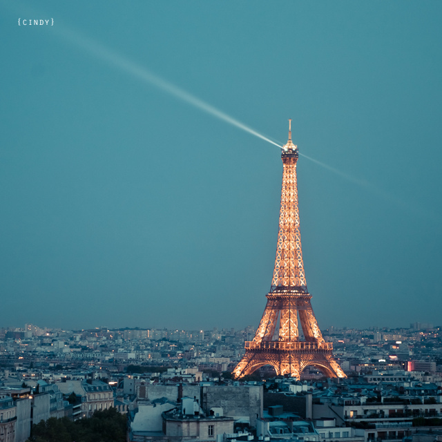 Эйфелева башня в париже фото ночью