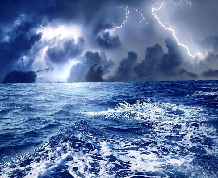 Фото Гроза в бушующем море