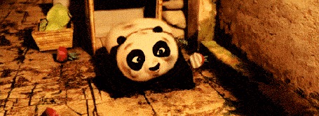Фото Панда из мультфильма Панда Кунг-Фу / Kung Fu Panda перекатывается на спину около прилавка с овощами