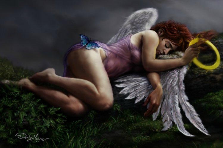 Фото Спящая девушка-ангел, с крыльями за спиной и нимбом в руке, на бедре которой сидит голубая бабочка. Цифровой арт художника Steve De La Mare