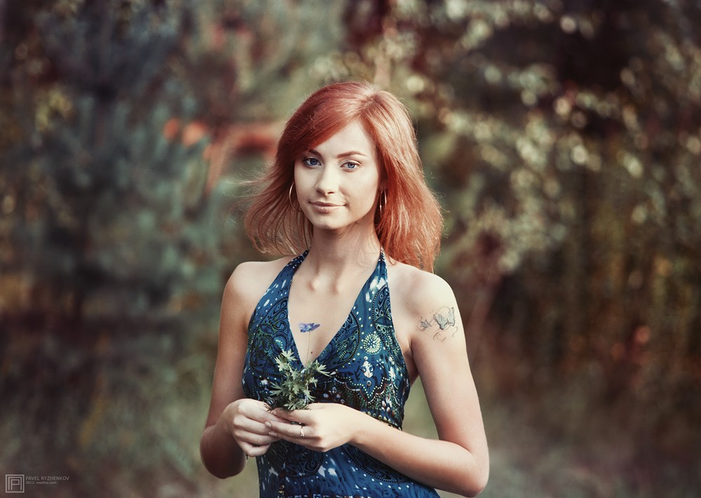 Рыжая девушка с татуировкой (68 фото)