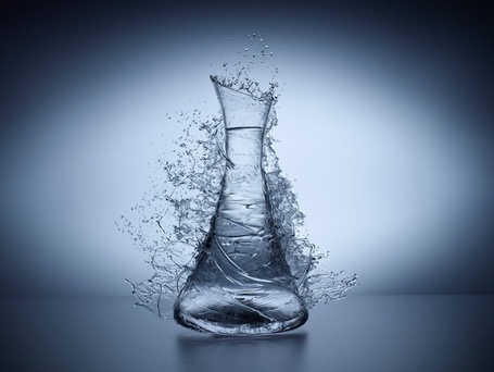 Ваза с водой