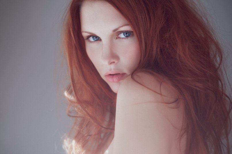 Фото Девушка с красивыми рыжими волосами, фотограф Геннадий Иванов-Кун / Guennadi Ivanov-Kuhn