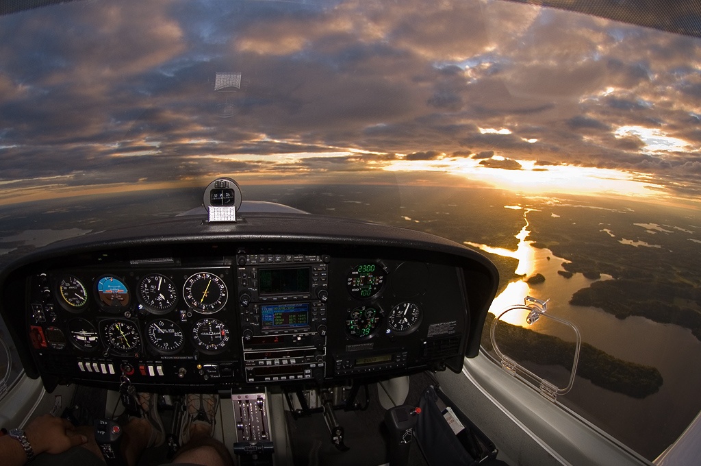 Фото из кабины самолета в воздухе