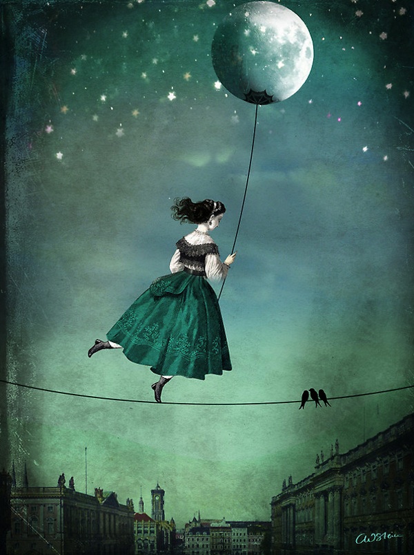 Фото Девушка, держащая в руке шарик, идущая по канату, натянутому между домами на фоне звездного пасмурного неба, работа Катрины Вельц-Стейн / Catrin Welz-Stein