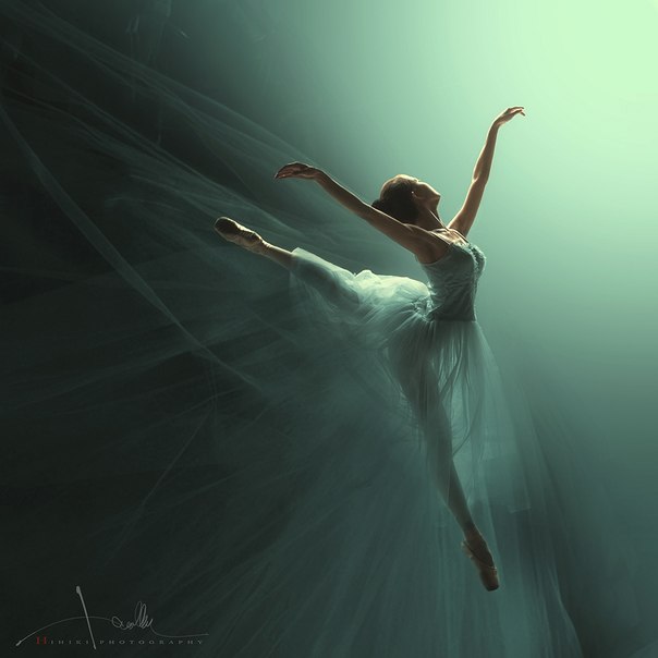 Фото Балерина в прыжке в красивой позе, фотограф Hai Trinh Xuan