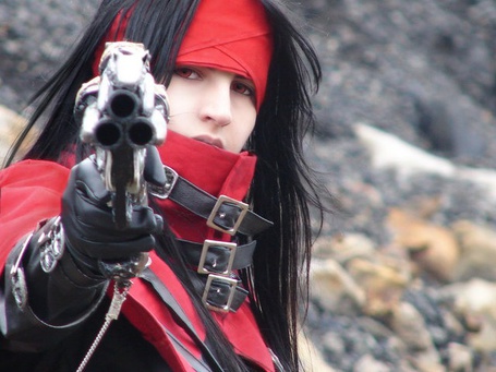Фото Косплей Vincent / Винсент из аниме Final Fantasy VII: Advent Children / Последняя фантазия VII: Дети пришествия
