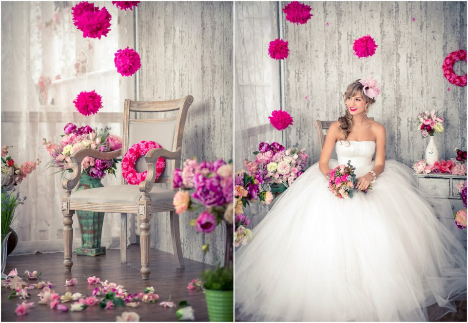 Фото Невеста в пышном платье сидит в украшенной цветами комнате, на другом кадре на ее стуле лежит венок из цветов