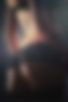 Фото Девушка в черном белье стоит спиной, вокруг дым, фотограф Platen