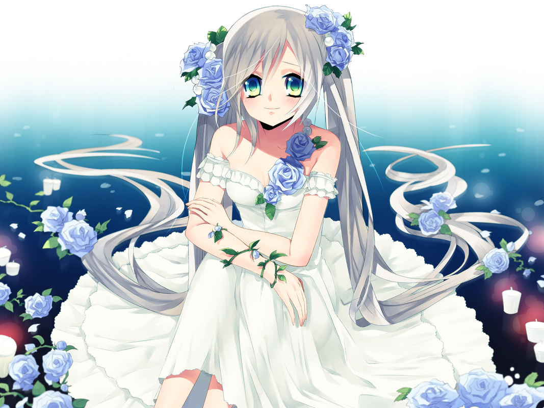 Белое платье с голубыми цветами