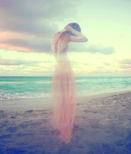 Фото солнце пляж девушки фото