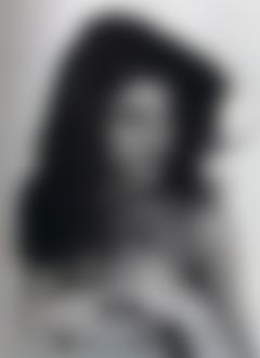 Фото Обнаженная модель и актриса Stephanie Seymour / Стефани Сеймур прикрывает грудь руками