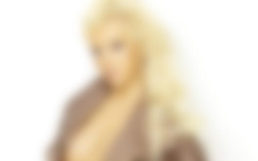 Фото Певица Christina Aguilera / Кристина Агилера распустила волосы по плечам, кожаная куртка едва прикрывает обнаженную грудь