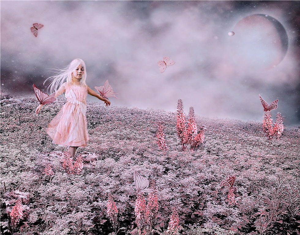 Фото Светловолосая девочка с закрытыми глазами, идущая по цветочному полю в окружении порхающих розовых бабочек, две из которых сидят у нее на руках на фоне пасмурного неба и появившейся планеты, автор Nataliorion