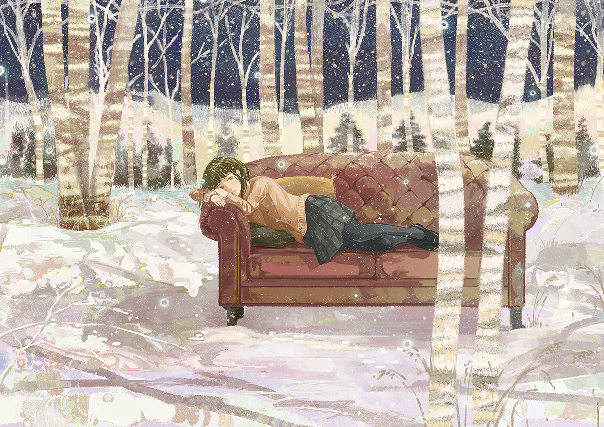Фото Девушка лежит на диване в лесу