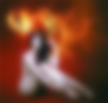 Фото Обнаженная девушка с рогами, объятыми пламенем, art by Jace-Wallace