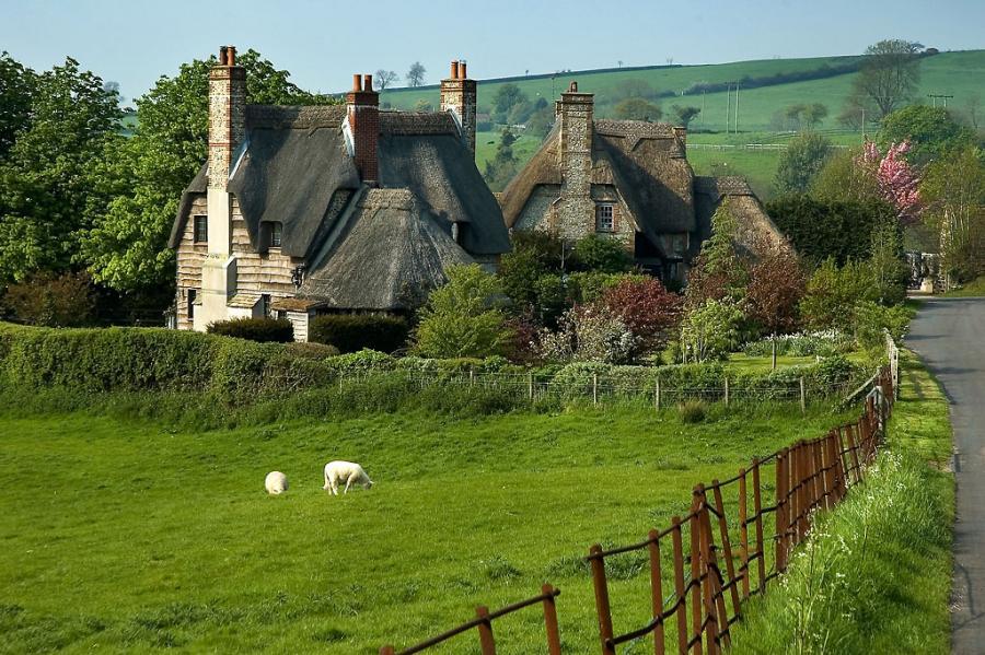 дома в английской деревне фото