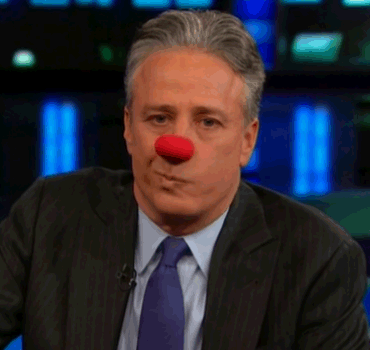 Фото Jon Stewart / Джон Стюарт шевелит клоунским носом