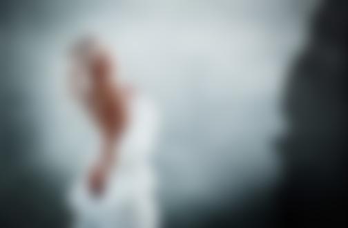 Фото Обнаженная девушка в белом платье, фотограф Светлана Беляева