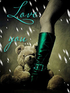 Фото Игрушечный мишка обнимает ногу девушки, love you / люблю тебя