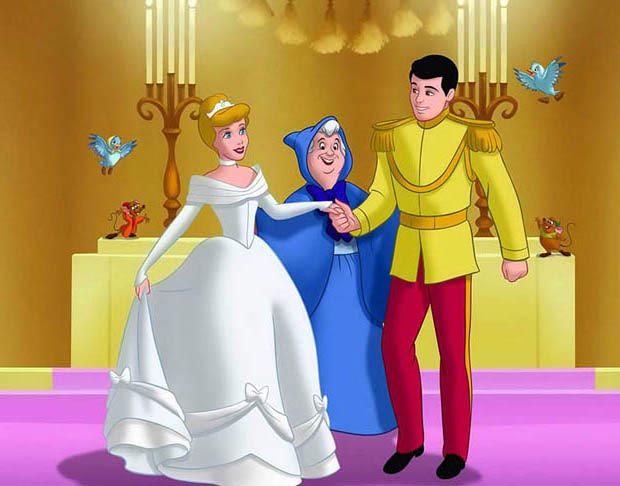 Фото Золушка в подвенечном платье с принцем и крестной феей