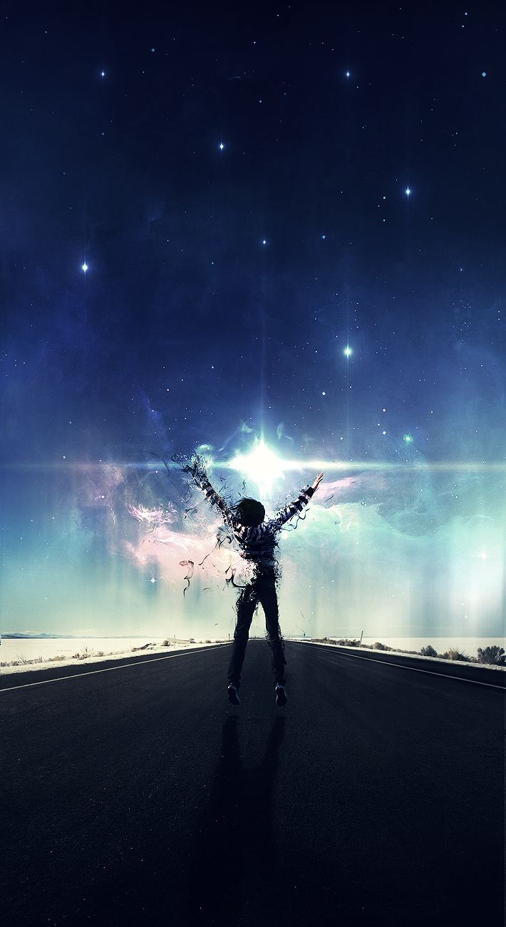 Фото Парень парит над дорогой с поднятыми руками в сиянии, by vaporization. Над ним звездное небо