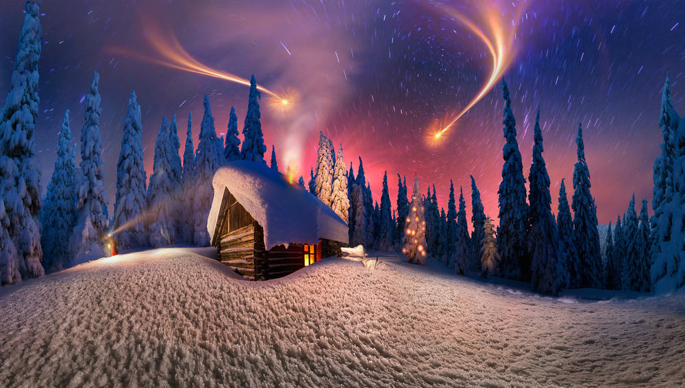 Деревянный домик на опушке зимнего леса, фотограф Роман Михайлюк