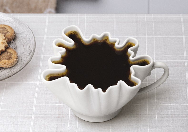 Фото Кофейная чашка причудливой формы