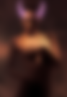 Фото Демонесса с фиолетовыми рожками приложила руку к груди