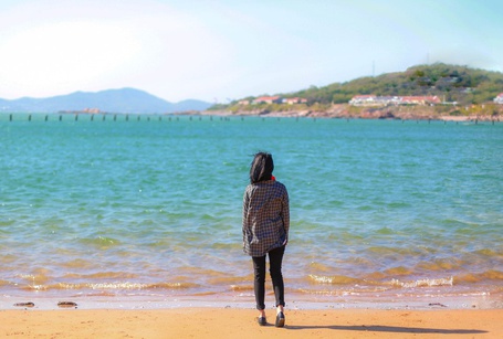 Photo Girl in plaid shirt and pants on the coast (© Юки-тян), добавлено: 07.03.2015 13:38
