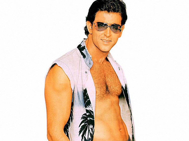Фото Индийский актер Hrithik Roshan / Ритик Рошан в жилетке и солнцезащитных очках